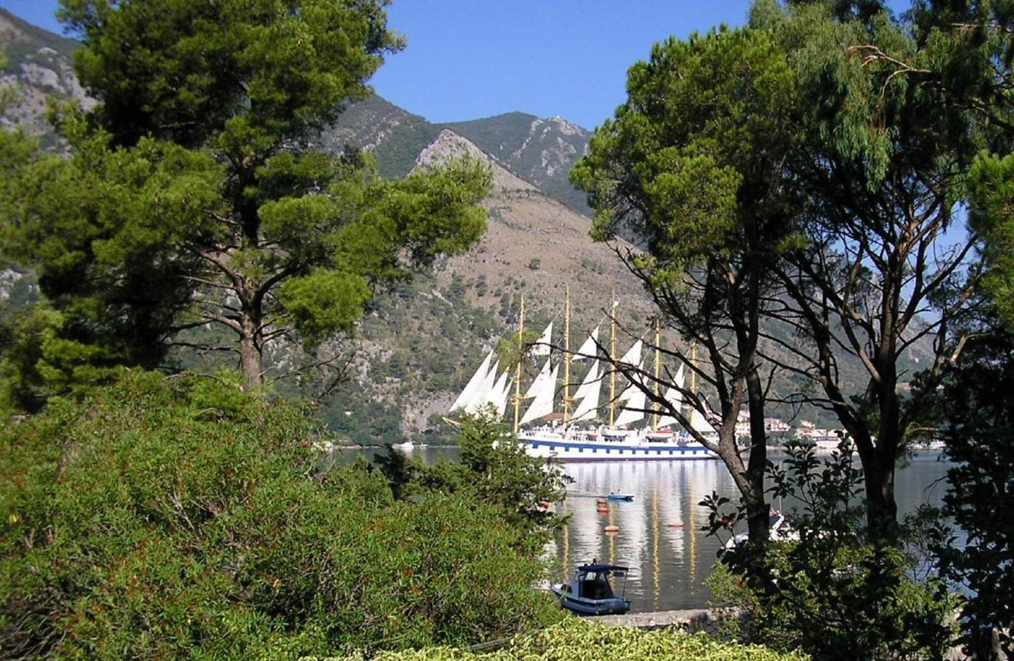 Apartments Vojvoda Kotor Luaran gambar