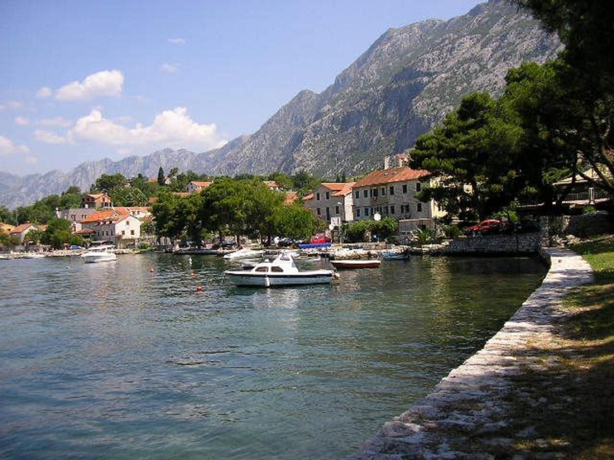 Apartments Vojvoda Kotor Luaran gambar